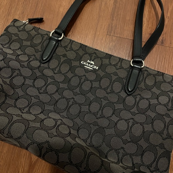 COACH small tote - Picture 4 of 5